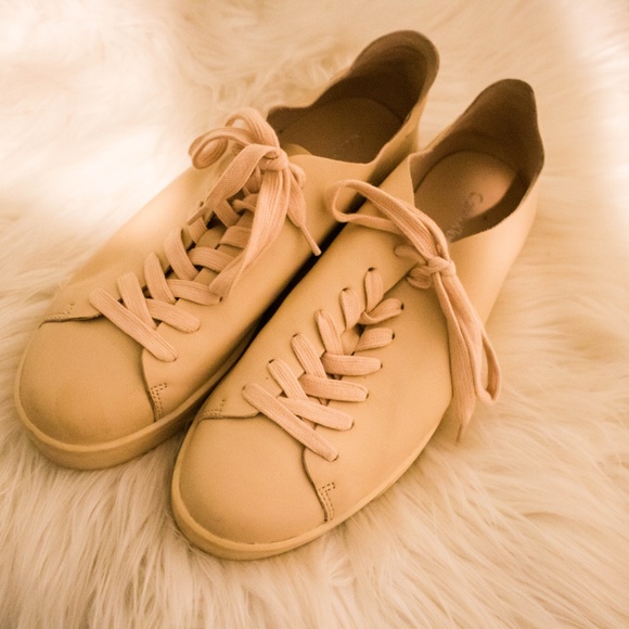 Calvin Klein Irena Sneakers - Picture 2 of 6